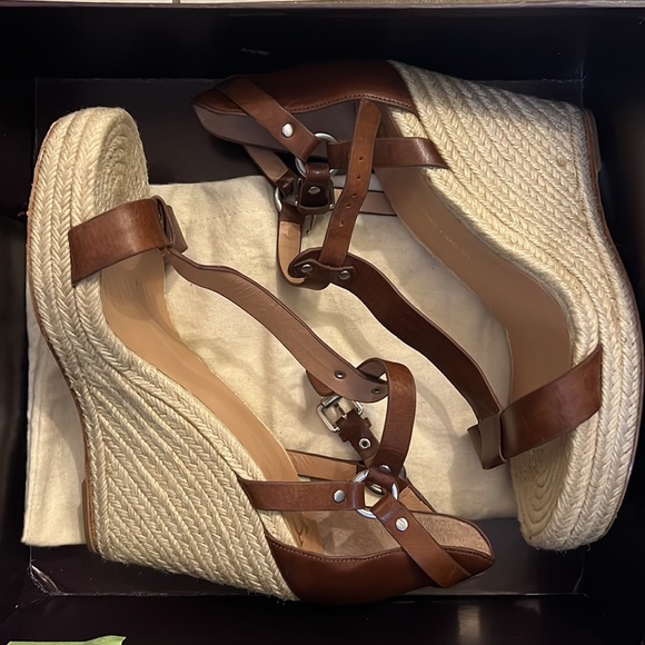 Vince Camuto. Style: Vi-Diesha. Color/Material: Cuoio Elbamatt - Picture 10 of 12